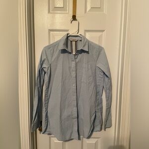 Athleta Marinwood Strip Chambray Shirt Womens Blue Button down Long Sleeve.